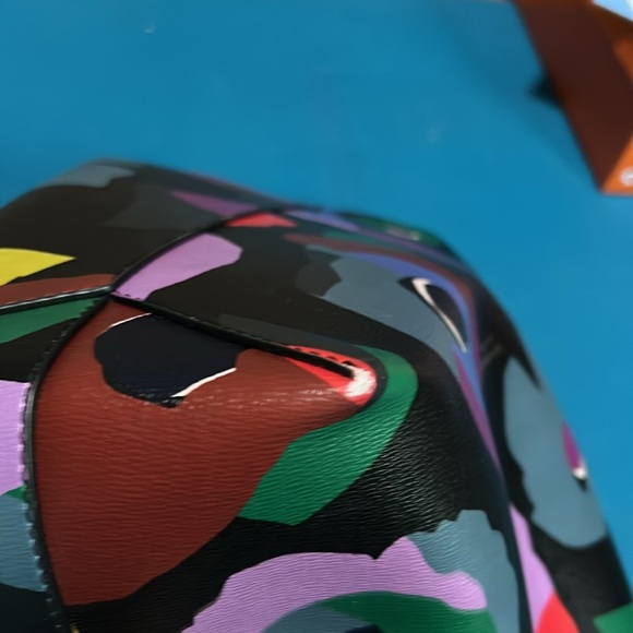 Kate Spade multi colored floral tote with makeup pouch. - Picture 5 of 9